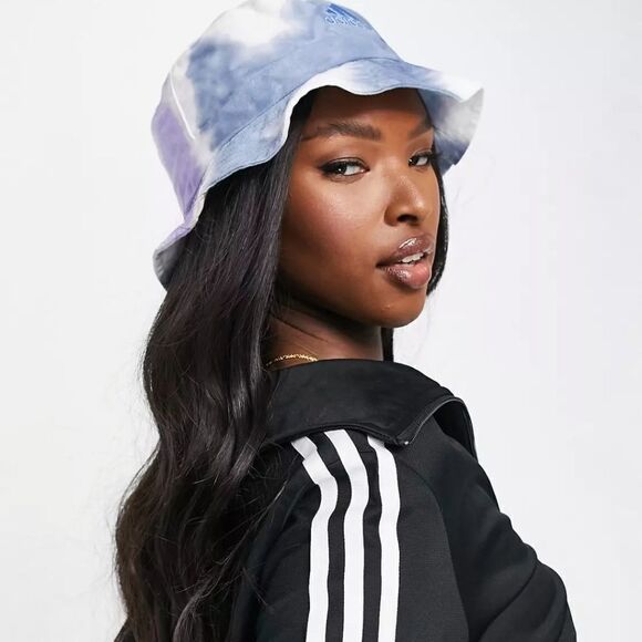 Women\'s Adidas Color Wash tie-dyed bucket hat in blue and purple OS